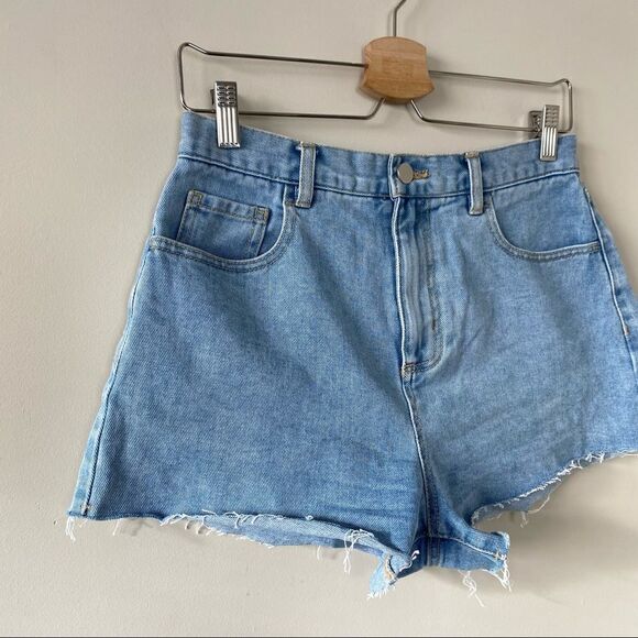 Oak & Fort-Light Wash HIGH WAISTED DENIM SHORTS (Size:28) - Picture 6 of 10